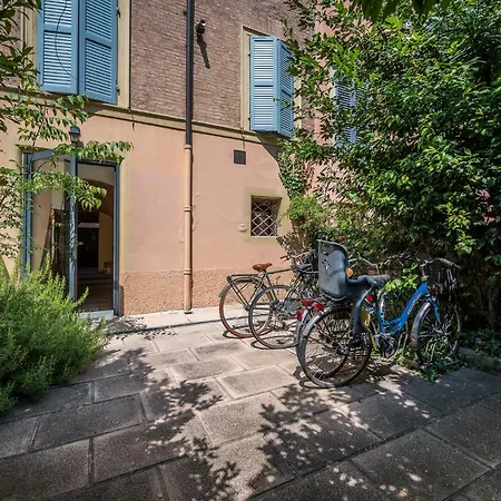 Vogue Garden Apartment